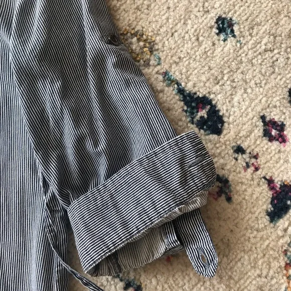 🥳 2 for $6 🥳 Kismet shirt XS (S) cotton blue stripes 3/4 sleeves w roll tab - Picture 5 of 12